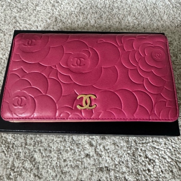 Chanel Pink Camellia with Champage Embossed Wallet - Picture 1 of 7